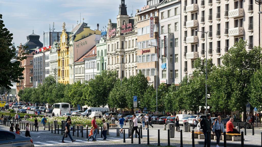 Black & White Apartment Prague By Wenceslas Square And Muzeum Exterior photo